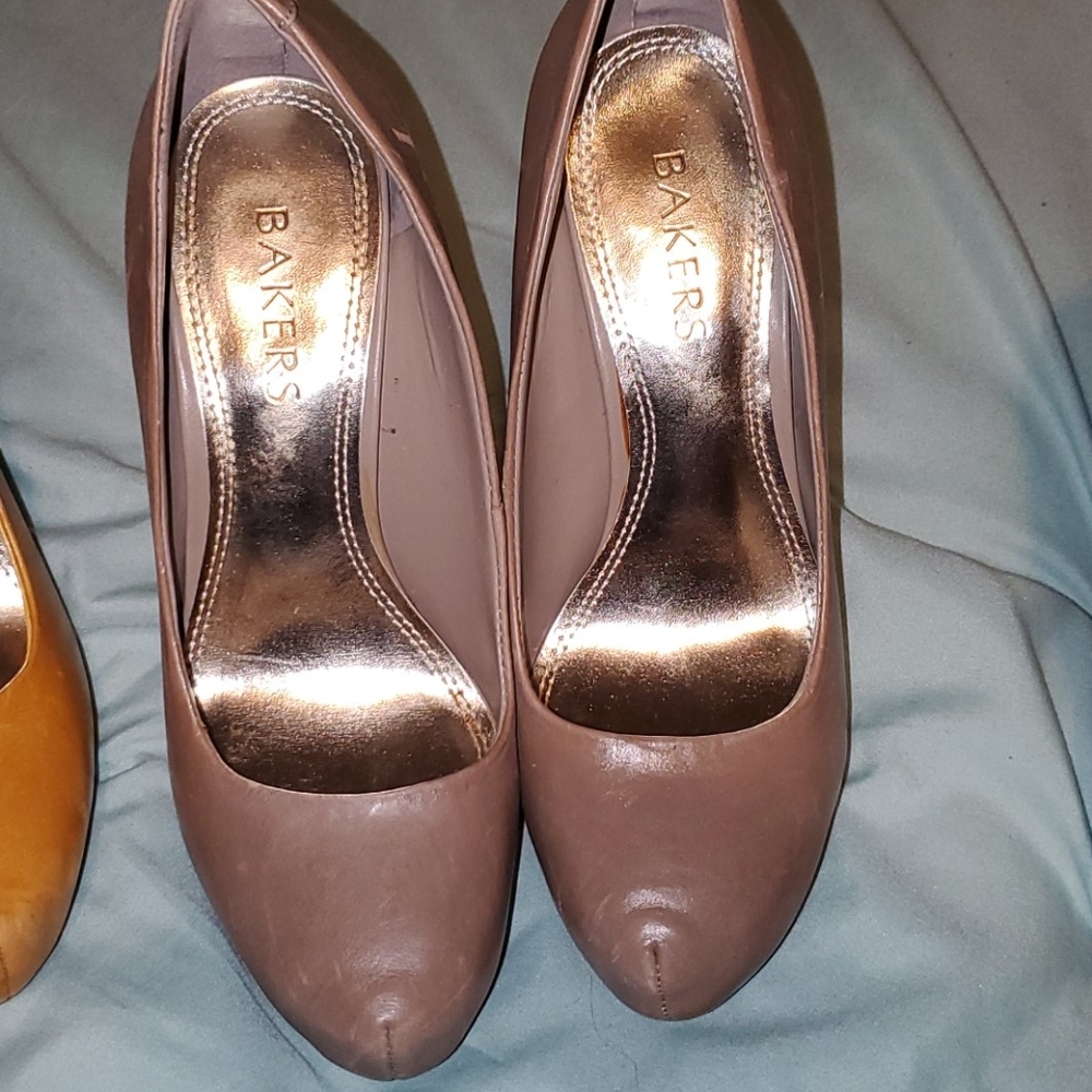 Get all 4 pair!! As is! 2 pair size 5 & 2 pair 5.5 - Picture 5 of 12